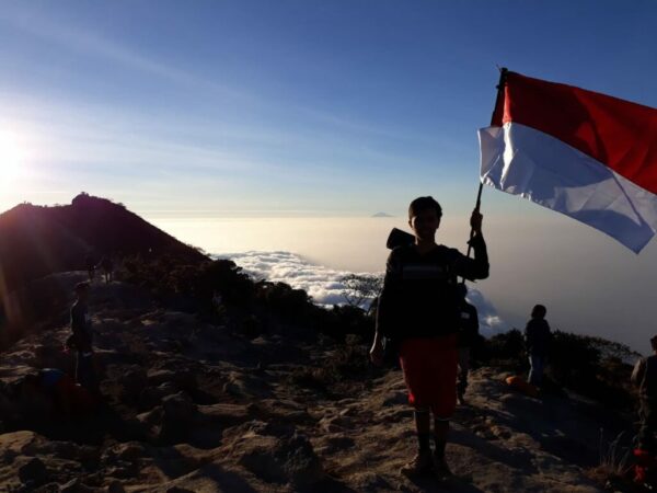 Jalur Pendakian Gunung Ciremai