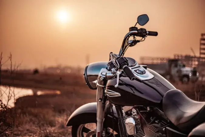 Fenomena Ghost Rider: Kisah Bikers Motor Besar di Jalanan Sepi