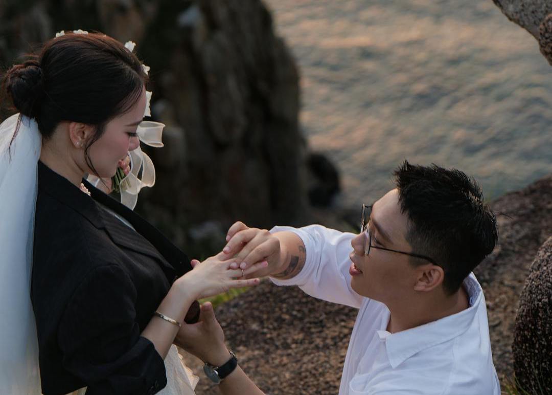 Aku Kira Pilih Cincin Nikah Itu Ribet, Ternyata Aku Cuma Salah Tempat- Image By Pexels com Studio Dreamview