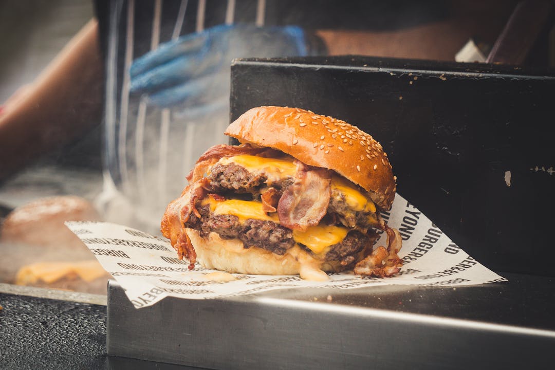 Cara Pesan Burger yang Pas di Bryan Fat Burger
