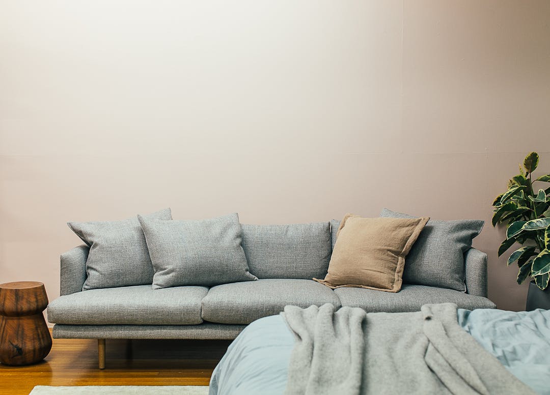 Rahasia Memilih Sofa Awet: Tips Material & Ukuran yang Pas di Rumah